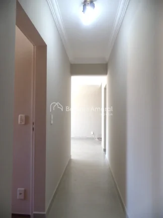 Imagem Reformado, amplo, 3 quartos, sendo 1 suíte, 2 com armários e 1 com bancada para estudo/escritório...