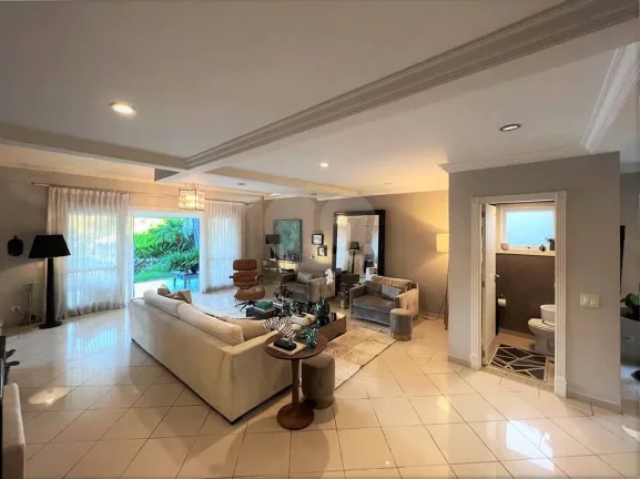 Imagem Casa à venda com 4 quartos, sendo 4 suítes, em Vila Santo Antônio, Cotia - SP