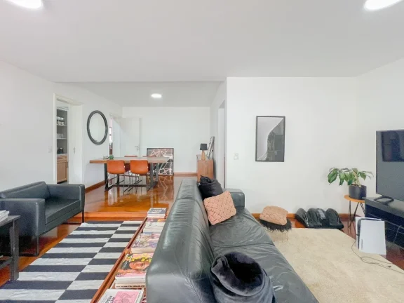 Imagem Apartamento 155M², 4Q, 1 Suíte, 3 Banheiros, 3 Vagas, Sacada, Lavabo, Academia, Piscina, Churrasqueira, Sauna, Quadra, Playground, Depósito, Despensa.