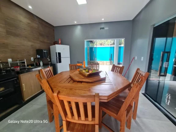 Imagem Imperdível! Casa à venda em Salinópolis-PA, 4 quartos, 4 suítes, 3 salas, 6 banheiros, 2 vagas de garagem, 272 m². Confira já!