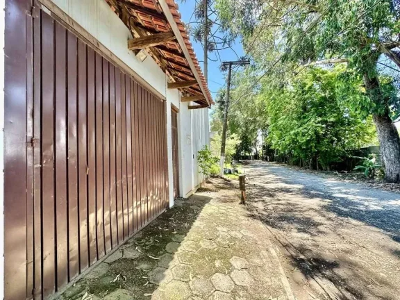 Imagem Cond Vila Velha - Casa 80% TÉRREA, 3 suítes! Lote 1.546m² plano!