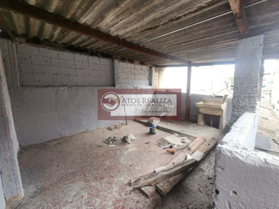 Imagem Casa à Venda no Jardim das Imbuias, SP, 125m², 2 Quartos, 2 vagas de garagens, corredor Lateral. R$: 318k OPORTUNIDADE!