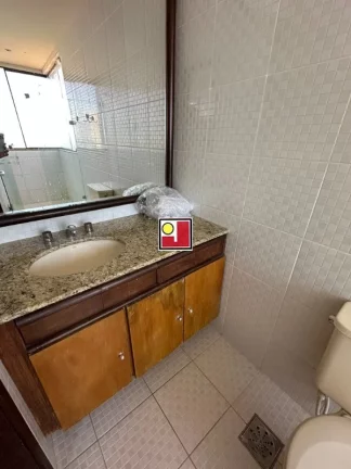 Imagem Vendo 2Q(1S), depend, 2 vagas, na Praia da Barra, alto, nascente, cozinha grande, área serviço, ônibus, clube, tênis, squash, skate, futebol,ginasio