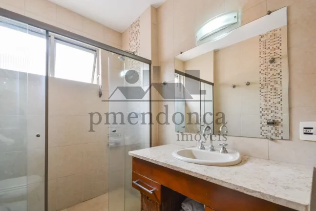 Imagem Apartamento com 142m² na Rua Sabará, 3 quartos (1 suíte) e 1 vaga.