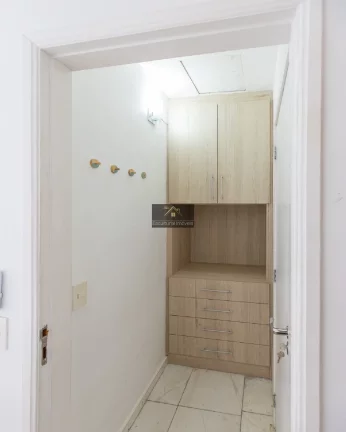 Imagem VELEIROS SOBRADO À VENDA SEMINOVO EM CONDOMÍNIO FECHADO 105,00 M 3 DORMITÓRIOS 2 DELES SUÍTE 1 VARANDA COPA COZINHA AMERICANA 2 VAGAS RUA TRANQUILA