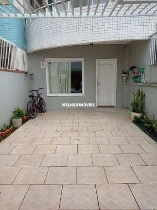 Imagem Casa Geminada com 85 m² a venda no Centro de Camboriú.