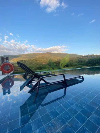 Imagem Cobertura Duplex com localização e vista exclusiva no Cond. Vila dos Lagos