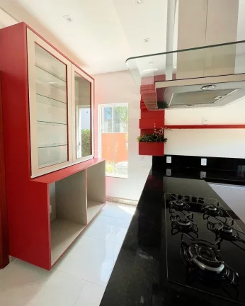 Imagem Belíssima casa duplex composta por quatro suítes