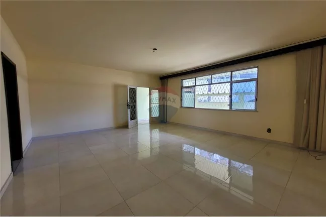 Imagem Casa com 4 quartos, à venda no Pechincha , Rio de Janeiro.