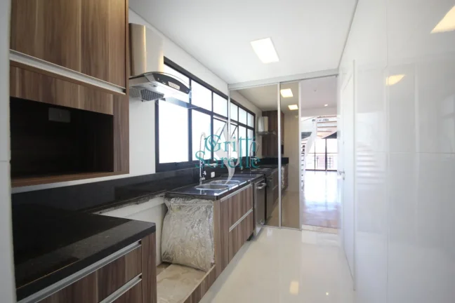 Imagem Cobertura Duplex à Venda em Moema - São Paulo/SP.