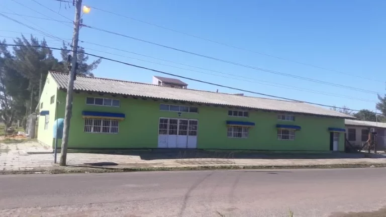 Imagem Prédio comercial de esquina com 375m², Centro / Cidreira