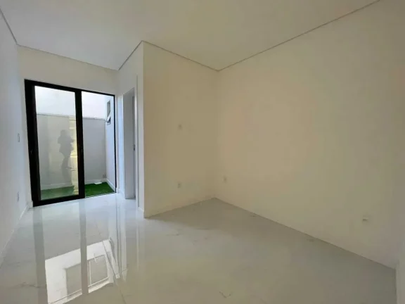 Imagem Apartamento com 2 dormitórios sendo 2 suítes e 1 vaga de garagem em Camboriú/SC