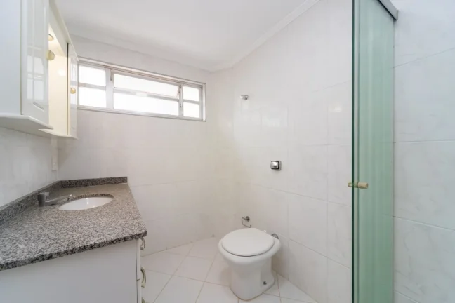 Imagem Apartamento 125M², 3Q, 2 Banheiros, 1 Vaga, Sacada, Armários.