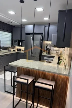 Imagem Sobrado de alto padrão com 2 dormitórios, sendo 1 suíte, 3 banheiros, área útil de 157 m² e 2 ...