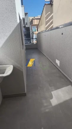 Imagem “Esse apartamento tem um terraço privativo MAIOR que muita sala por aí…”