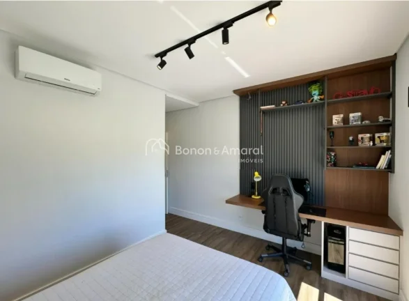 Imagem Sobrado à venda no Loteamento Residencial Arborais em Campinas, com 335 m² de área construída. S...