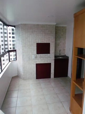 Imagem Apartamento quadra mar com 5 suítes em Balneário Camboriú