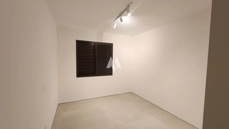 Imagem Apartamento de Luxo no Boqueirão – 4 Dormitórios a 3 Quadras da Praia!