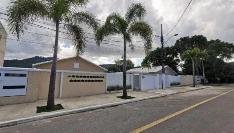 Imagem  CASA C/54M2 - 2 QUARTOS - 3 VAGAS DE GARAGEM - INOÃ - MARICÁ - RJ  Valor de avaliação R$ 240.000,00 LEILÃO ÚNICO 12/01/2026 - VALOR INICIAL DE VENDA: R$ 182.400,00