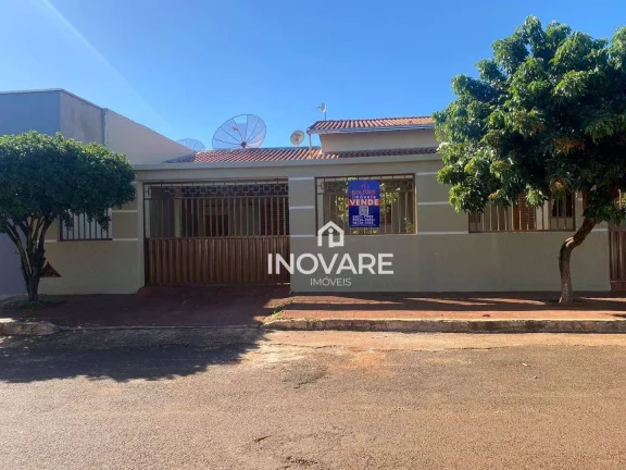 Casa com 3 dormitórios à venda, 270 m² por R$ 400.000,00 - Alvorada - Araporã/MG