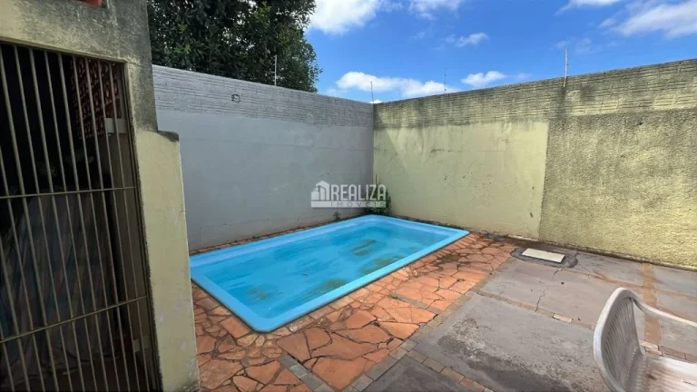 Imagem Linda casa à venda no bairro Estados Unidos em Uberaba | 3 dormitórios, piscina e móveis planejados!