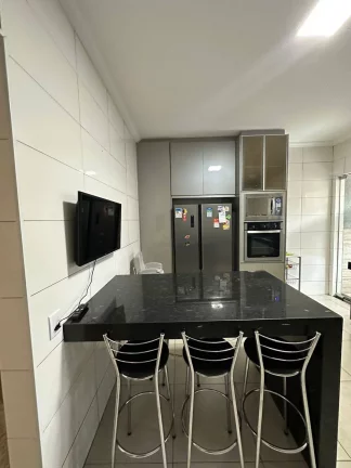 Imagem SOFISTICAÇÃO EM CADA DETALHE – CASA TRIPLEX NO MONTE VERDE, BETIM