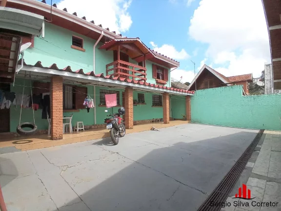 Imagem Casa Com 06 Dormitórios a Venda, Por R$ 850.000,00 na Região de Abernéssia.