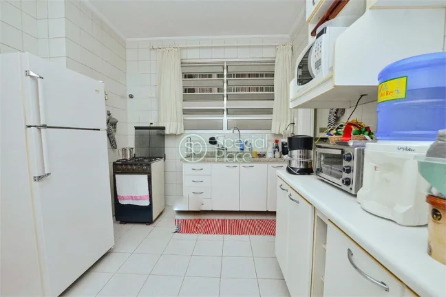 Imagem Lindo apartamento com 113m2, 2 dormitórios e 1 vaga na garagem. Living para dois ambientes, piso em...
