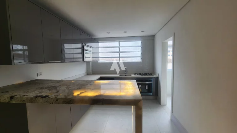 Imagem Apartamento em Ponta da Praia, Totalmente Reformado, 2 dormitórios, , 1 vaga, Santos/SP