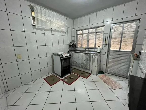 Imagem Oportunidade no Bairro Floresta – Casa com Estrutura para Ampliação!