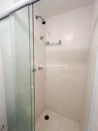 Imagem Apartamento em andar alto, com vista livre e sol da manhã

Em rua tranquila, o Condomínio Invite T...