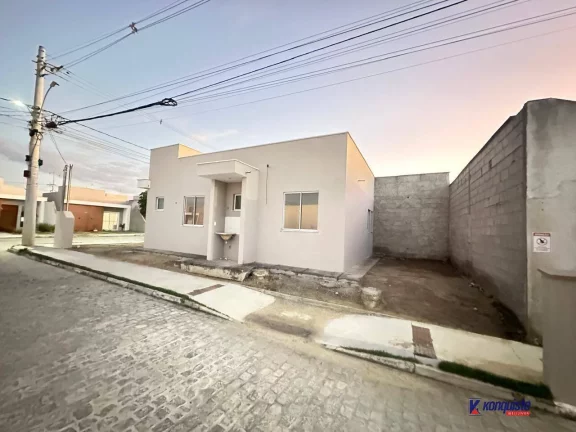 Imagem VENDO CASA 2/4 ESQUINA CONDOMÍNIO SIM.