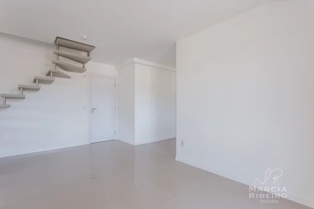 Imagem DUPLEX novo na Trindade com 3 quartos