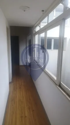 Imagem Casa para locação na Vila Mariana, São Paulo-SP: 9 quartos, 3 banheiros, 5 vagas de garagem e 414m² de área.