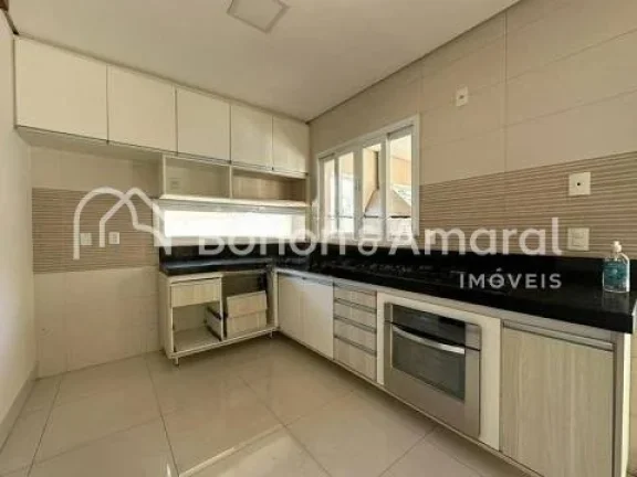 Imagem Imóvel amplo à venda com 4 quartos, sendo 4 suítes e 5 banheiros e 1 lavabo. Este imóvel está b...