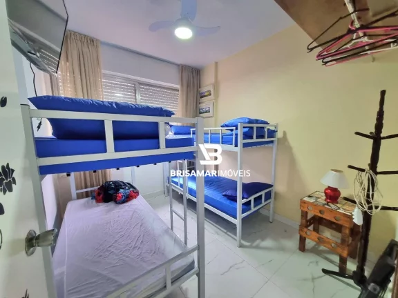 Imagem PITANGUEIRAS- UMA QUADRA DO MAR , TOTALMENTE REFORMADO, GARAGEM PRIVATIVA NO PRÉDIO, CONDOMÍNIO BAIXO.