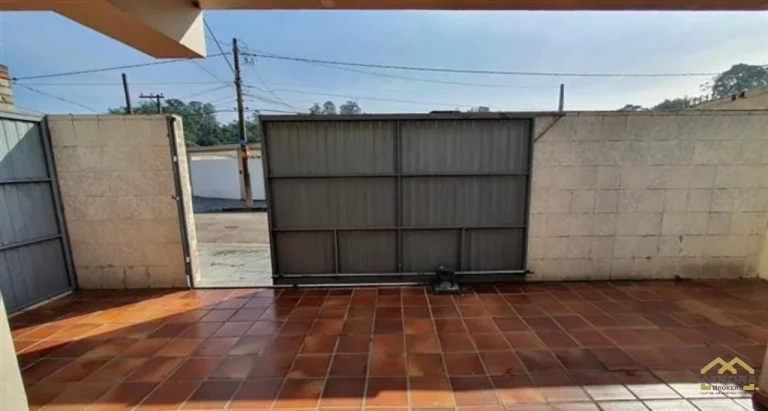 Imagem Casa a venda no Jardim Carpas com 2 quartos e muito espaçosa
