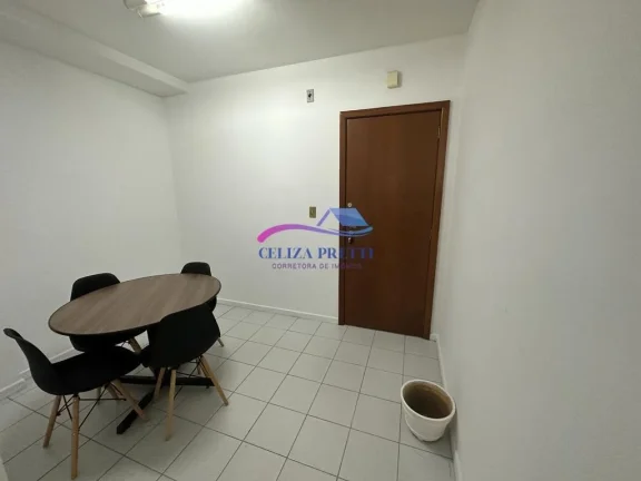 Imagem OBS ESTA SALA SERÁ ALUGADA COM AS SEGUINTE MOBÍLIAS: 1 AR CONDICIONADO, 1 MESA REDONDA COM 4 CADEIRAS, 2 MESAS EM L COM 1 CADEIRA CADA, 1 MESA DE CAFÉ, 1 ARMÁRIO PARA DOCUMENTOS E 1 ARMÉRIO DE COZINHA.