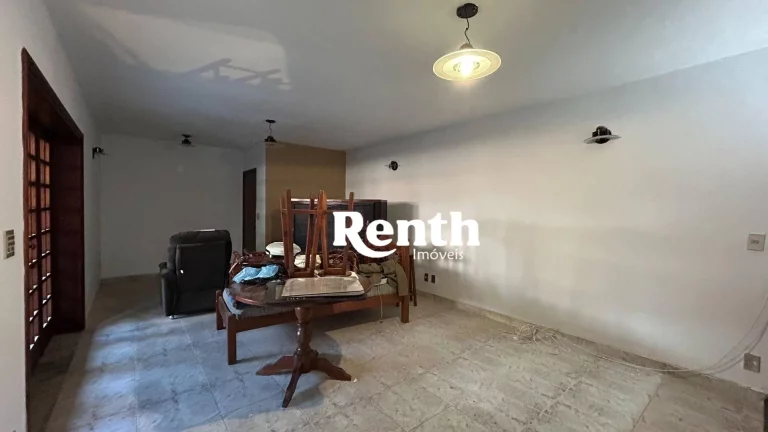 Imagem Casa Comercial e Residencial para alugar, 292 m² por R$ 4.734/mês - Vila Santo Antônio - Rio Claro/SP