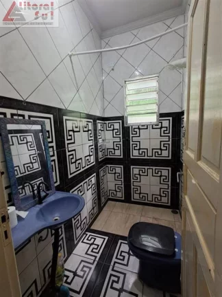 Imagem Casa à venda em Tupiry, Praia Grande-SP: 2 quartos, 1 sala, 2 banheiros, 2 vagas de garagem, 80m² de área. Venha conferir!