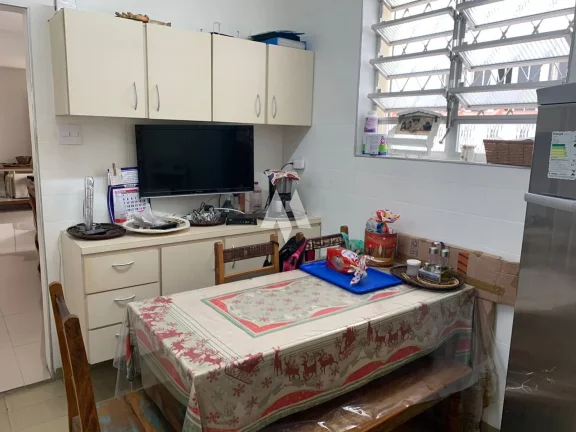Imagem Sobrado 100% Reformado, 168m², 3 Dormitórios sendo 2 suítes , 2 vagas de garagem e no bairro do Boqueirão
