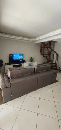 Imagem Casa em Condomínio de Luxo na Taquara, Rio de Janeiro - 3 Quartos, 1 Suíte, 1 Sala, 93m² de Área - Imperdível!