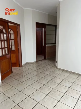 Imagem Casa de luxo à venda e locação em Parque Residencial Cidade Universitária, Ribeirão Preto-SP: 3 quartos, 3 suítes, 2 salas, 4 banheiros, 6 vagas de garagem, 295m². Aproveite essa oportunidade! Quer Imóvel Negócios.