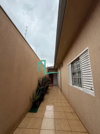 Imagem Espetacular Casa à Venda em Franca-SP: 3 Quartos, 1 Suíte, 1 Sala, 3 Banheiros, 3 Vagas de Garagem, 200m² de Área.
