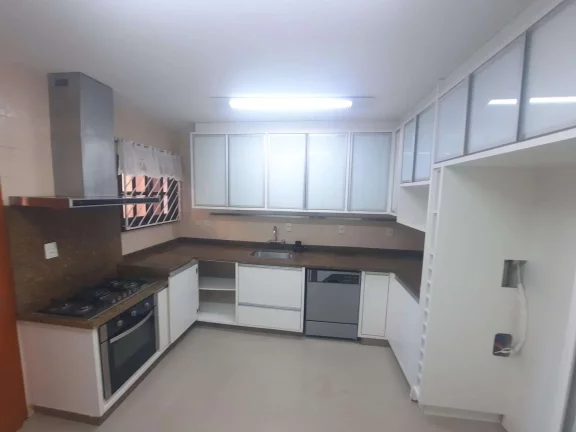 Imagem Casa à Venda, 195 m2, 3 Dormitórios(1S), 4 Vagas , Itacorubi, Florianópolis/SC