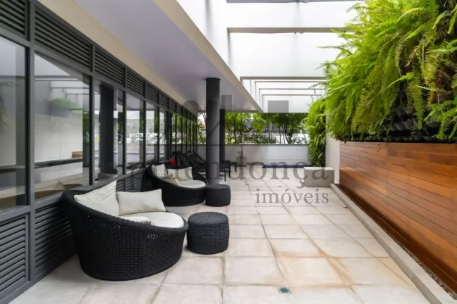 Imagem Apartamento de 41m², semi-mobiliado, com varanda e vaga de garagem na Vila Madalena
