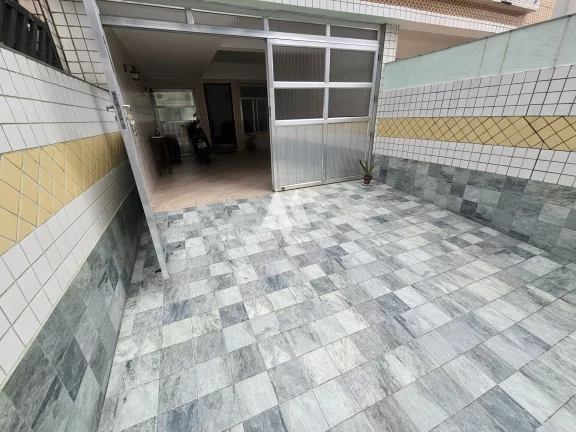 Imagem Casa Térrea no Embaré ao lado do shopping, 03 quartos e 02 vagas de garagem!