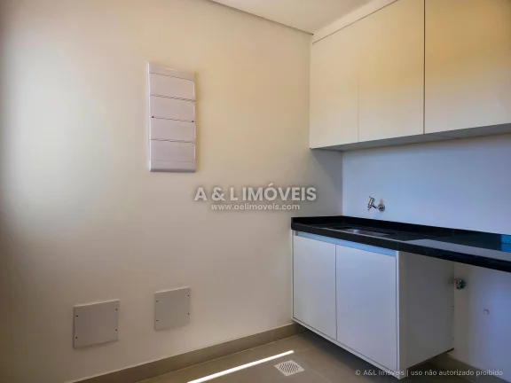 Imagem Residência 4 Suítes Nova com Vista Panorâmica em Condomínio Fechado Capivar