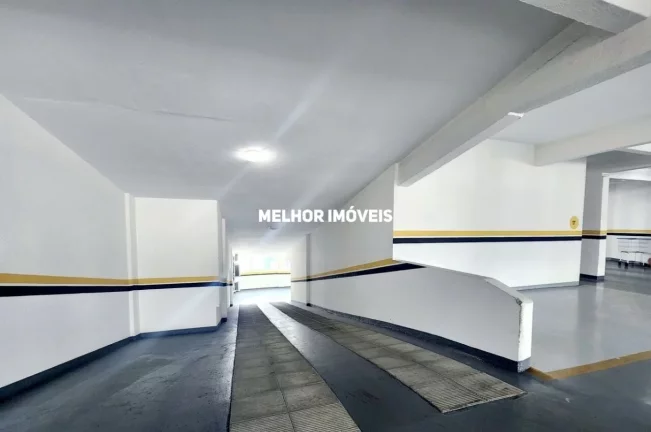Imagem Apartamento à Venda com 03 Dormitórios sendo 01 Suíte com closet, sacada com churrasqueira a carvão Localizado no Centro de Balneário Camboriú - SC