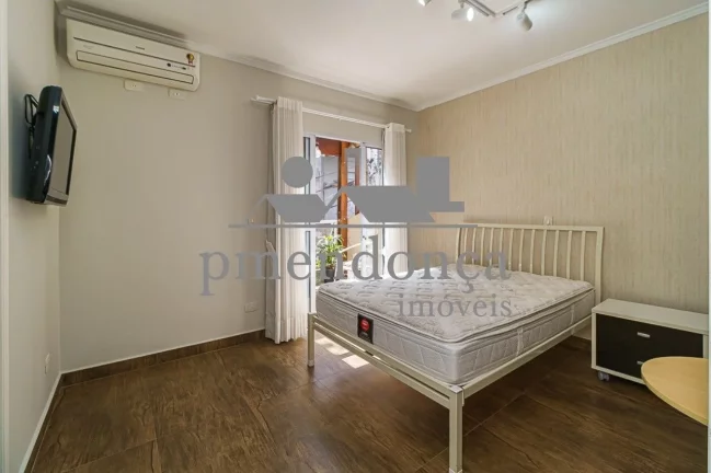 Imagem Casa de Vila em Perdizes com 261m², 4 suítes e 2 vagas.